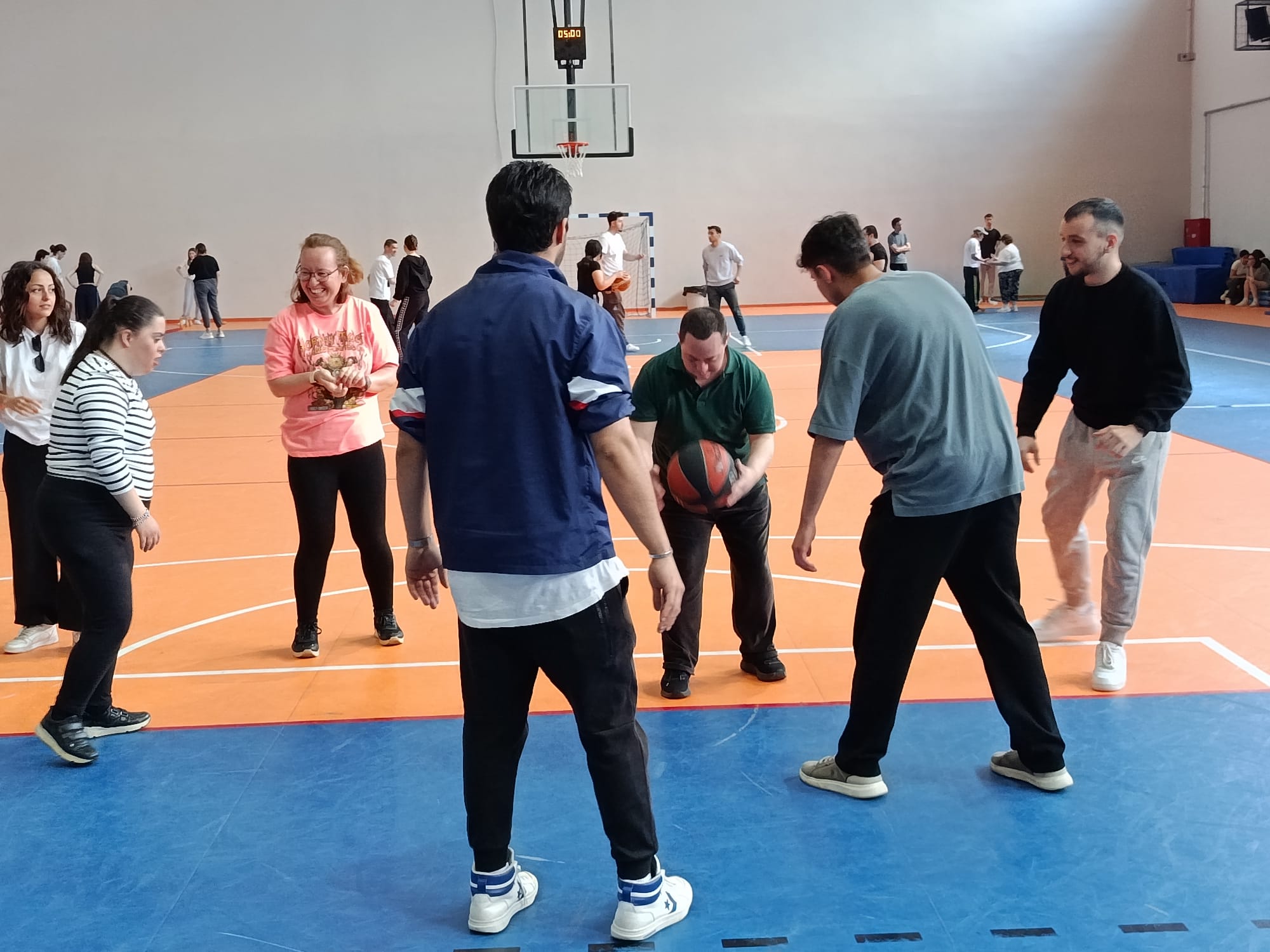 Trakya Üniversitesi, engelli bireylerin spor yönetimindeki rolünü ve yaşam kalitelerini artırmayı hedefleyen öncü bir çalışmaya imza atıyor. 